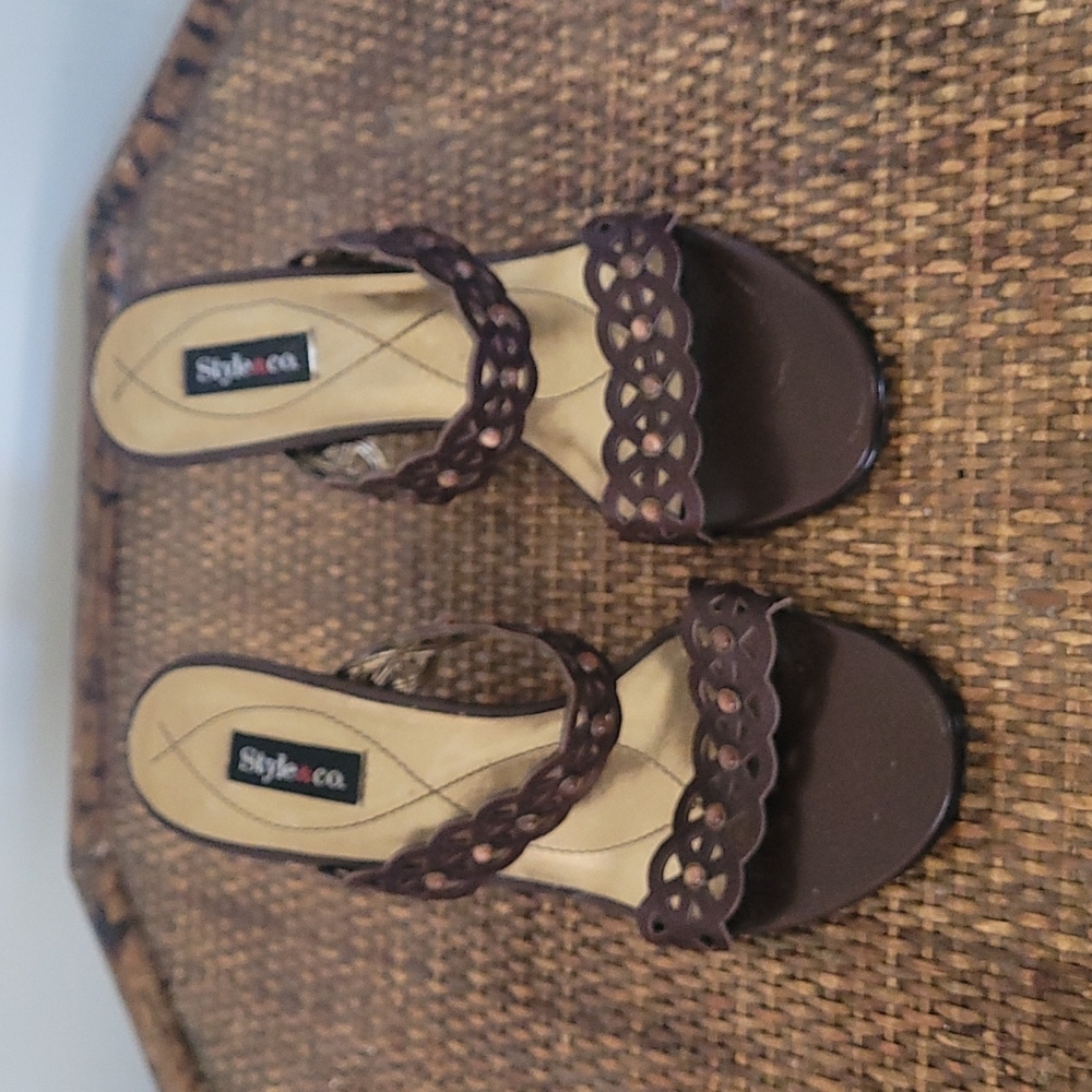 Style & Co wedge brown bead design sandal